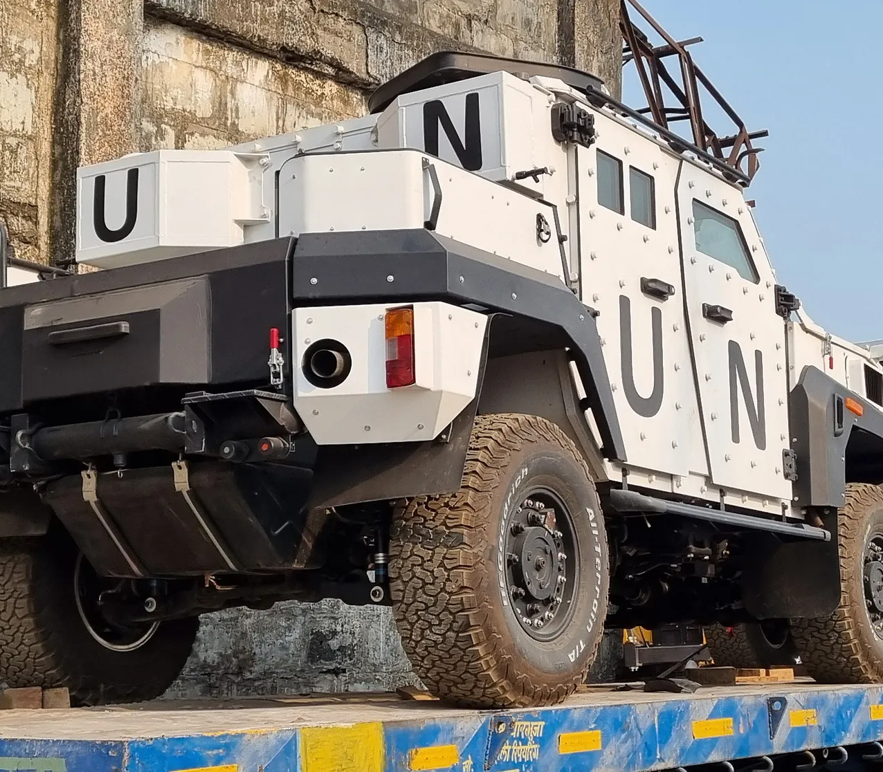 MULTIMODAL LOGISTICS: ROAD TRANSPORT, INTERCARTING, CUSTOM CLEARANCE & LOADING ONTO THE VESSEL.